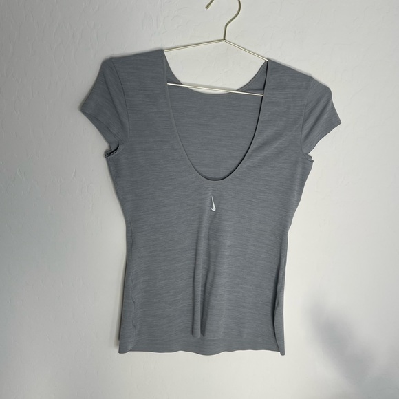 Nike Tops - NIKE Dri Fit Short Sleeve Yoga/Workout Top Size Small